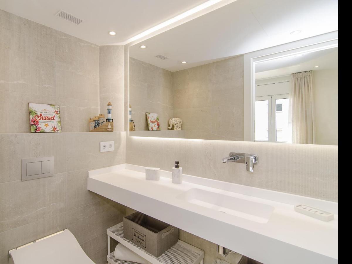 Sitges Spaces Oasis Suites- 4 Bedroom, 4 Ensuite Bathrooms, Terrace, Pool, Sitges Centre Ngoại thất bức ảnh