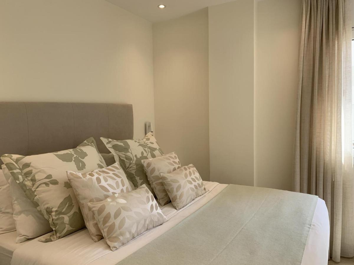 Sitges Spaces Oasis Suites- 4 Bedroom, 4 Ensuite Bathrooms, Terrace, Pool, Sitges Centre Ngoại thất bức ảnh