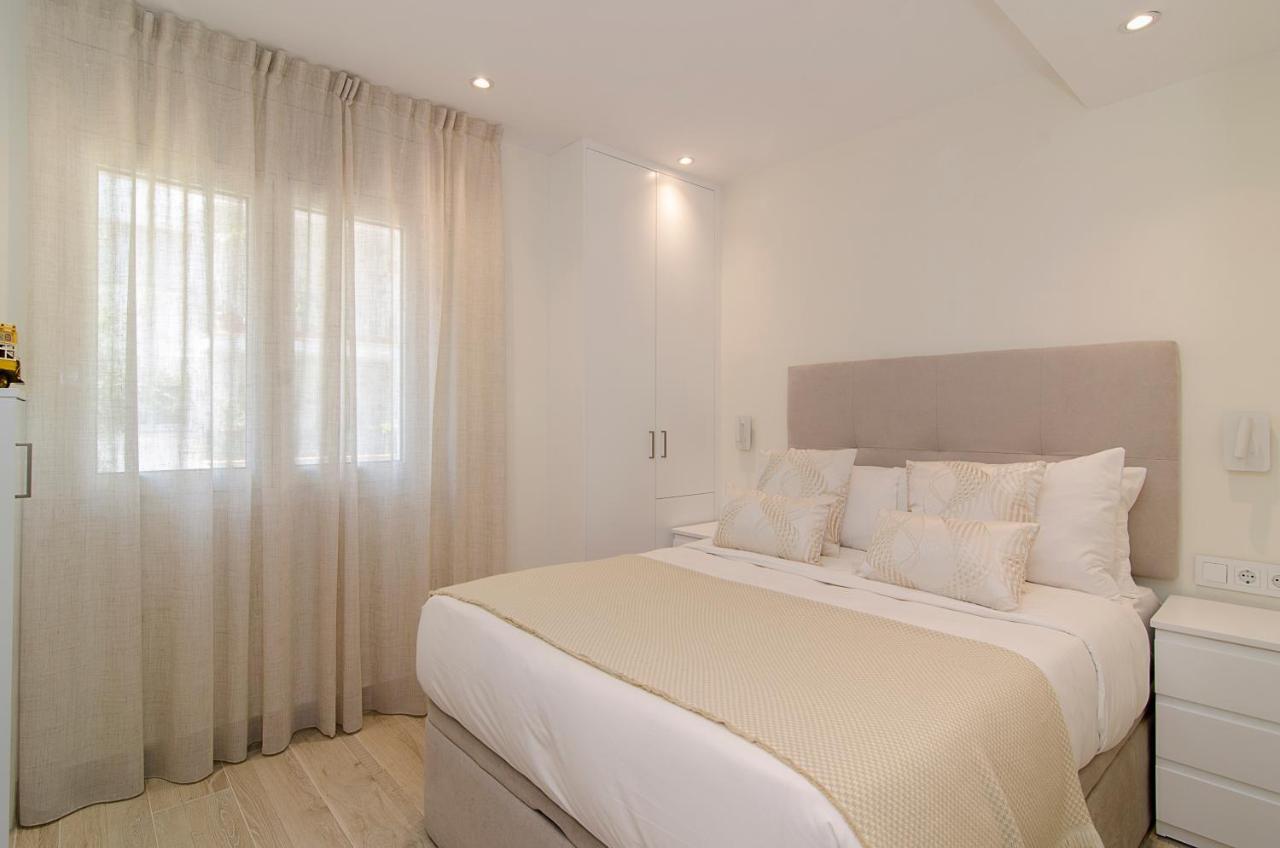 Sitges Spaces Oasis Suites- 4 Bedroom, 4 Ensuite Bathrooms, Terrace, Pool, Sitges Centre Ngoại thất bức ảnh