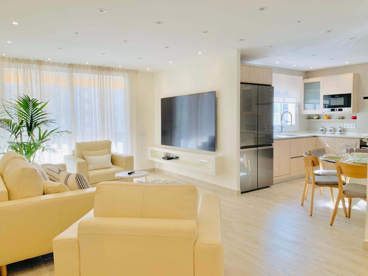 Sitges Spaces Oasis Suites- 4 Bedroom, 4 Ensuite Bathrooms, Terrace, Pool, Sitges Centre Ngoại thất bức ảnh